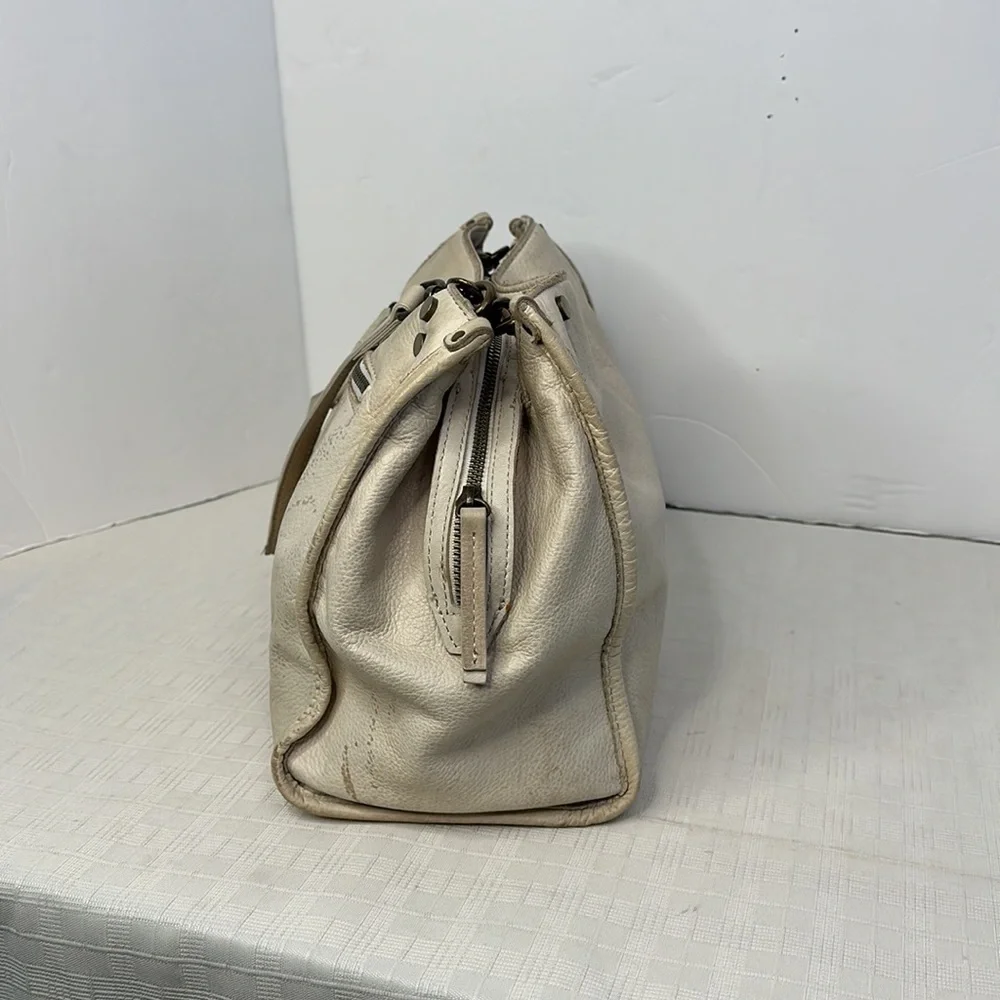 American leather co Austin Triple Entry Hobo in oat milk